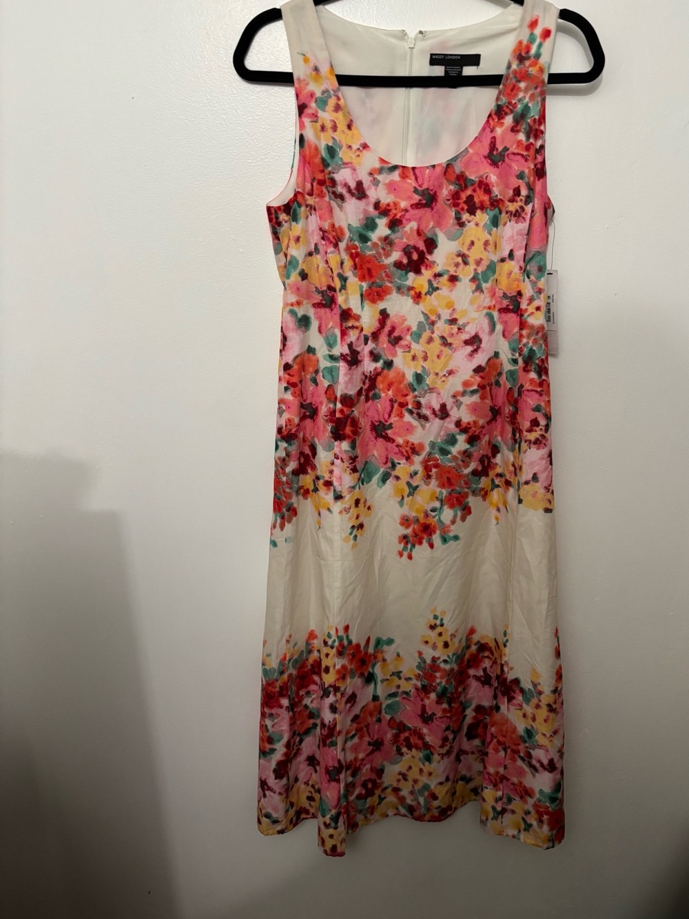 Maggy London Floral Sleeveless Dress in Cream, Pink and Red
